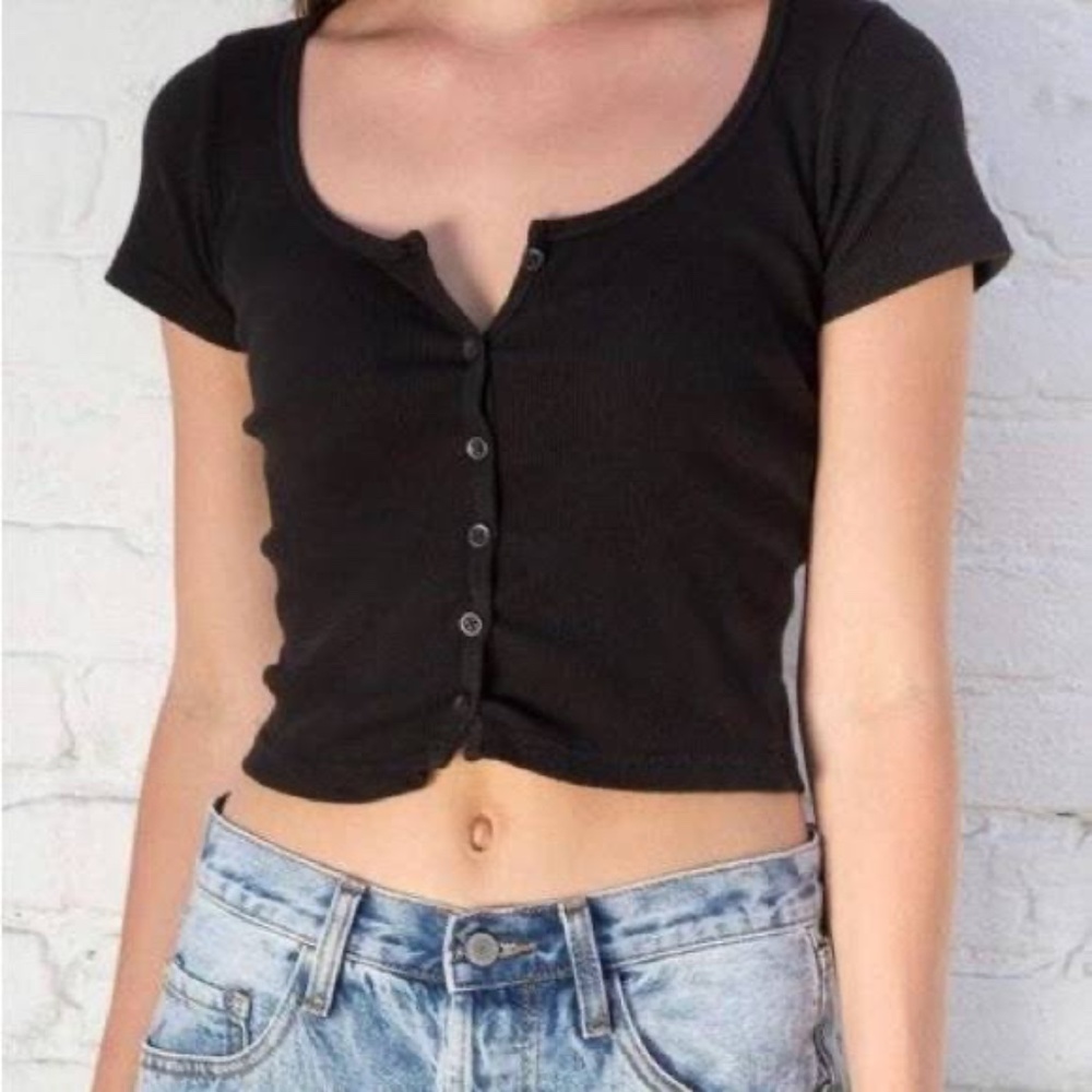 BRANDY MELVILLE V TOP WITH BOTTONS